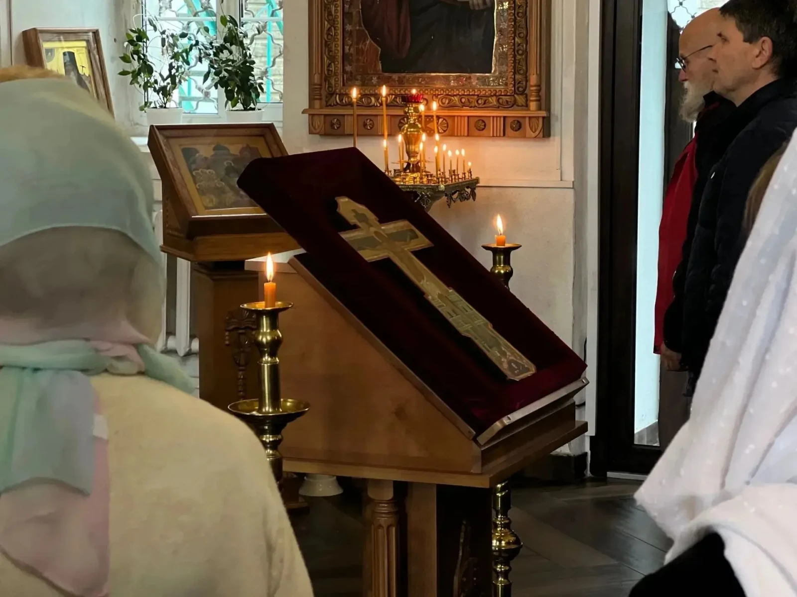 Божественная литургия в праздник Воздвижения Креста Господня. Божественная литургия в праздник Воздвижения Креста Господня.