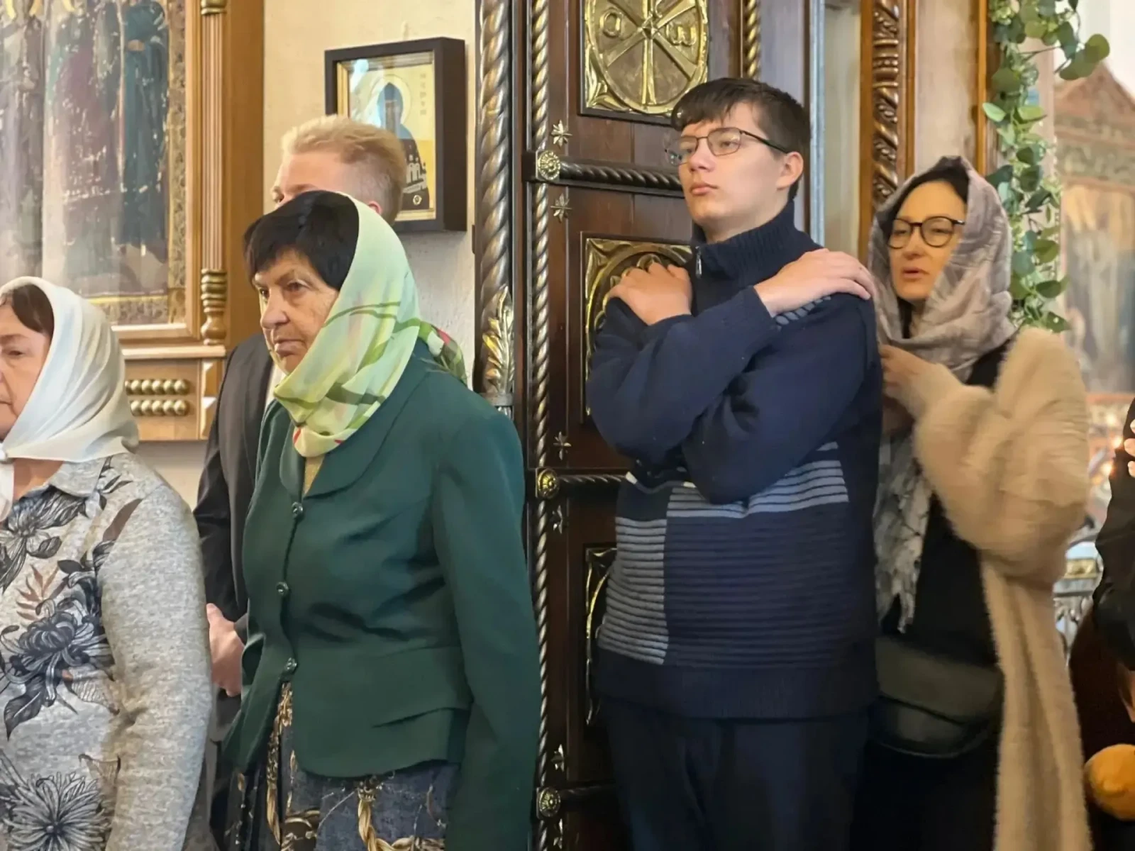 Божественная литургия в праздник Воздвижения Креста Господня. Божественная литургия в праздник Воздвижения Креста Господня.
