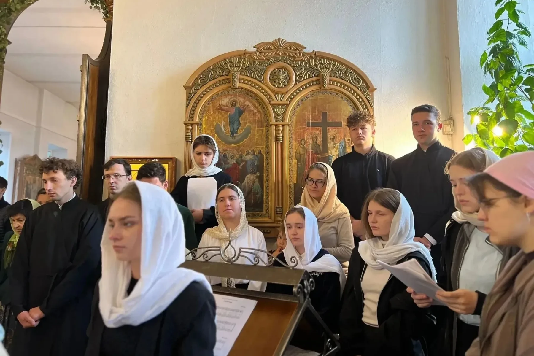 Божественная литургия в праздник Воздвижения Креста Господня. Божественная литургия в праздник Воздвижения Креста Господня.